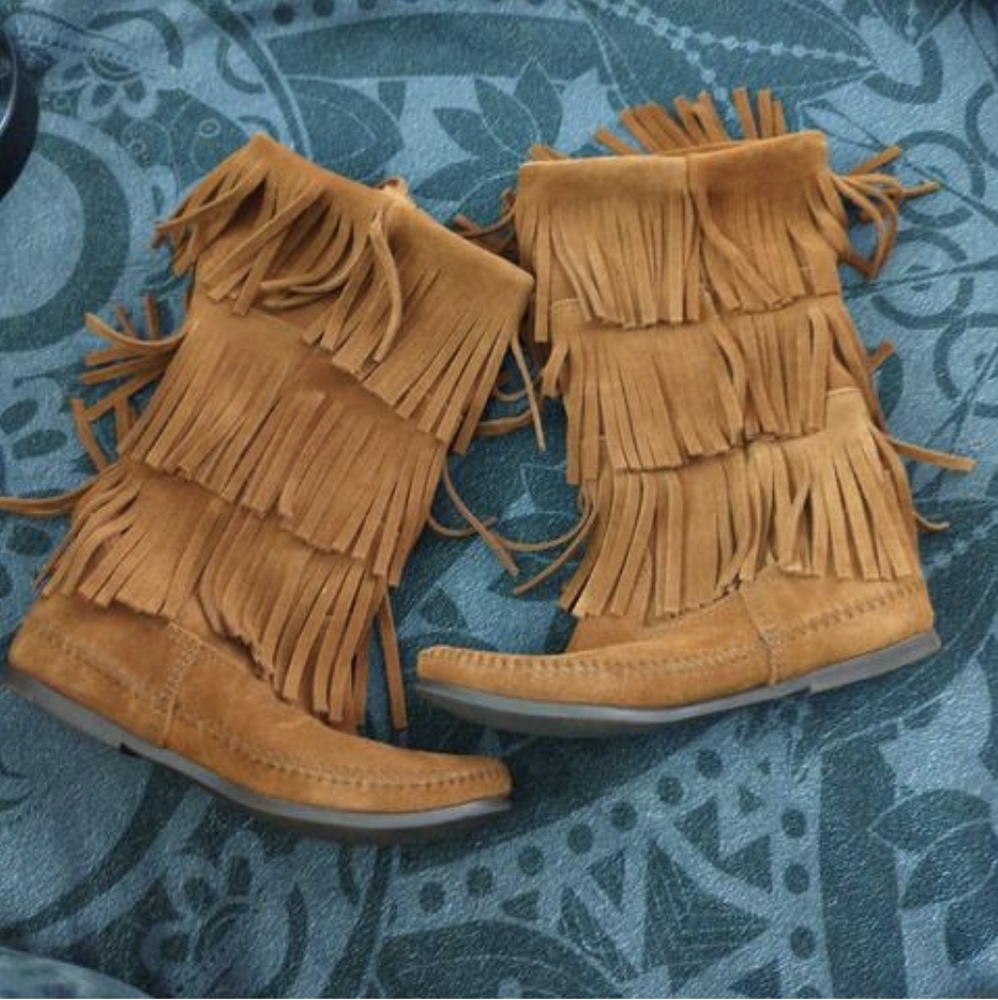 -SOLD ELSEWHERE- Minnetonka Suede boots
